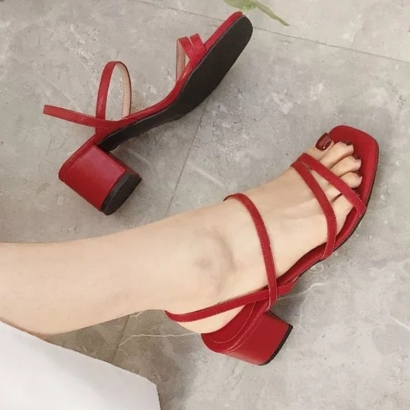 red stringy mule heel sandals - Picture 2 of 4